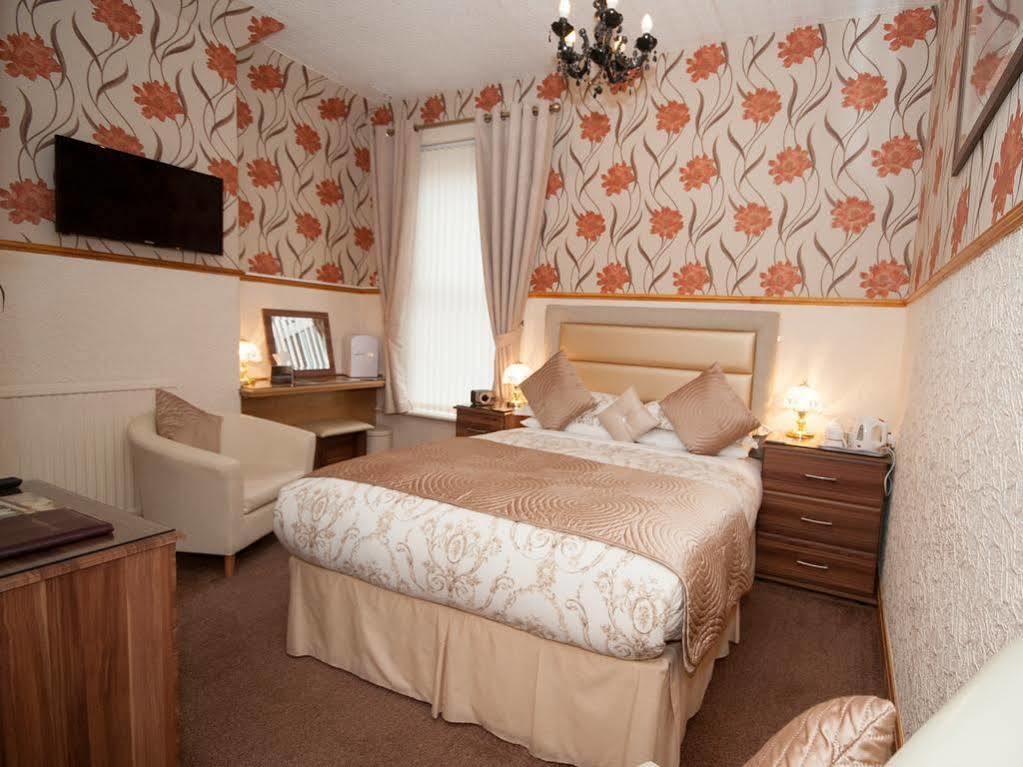 Valentine Lodge Over 21 Adult Couples Only 블랙풀 외부 사진